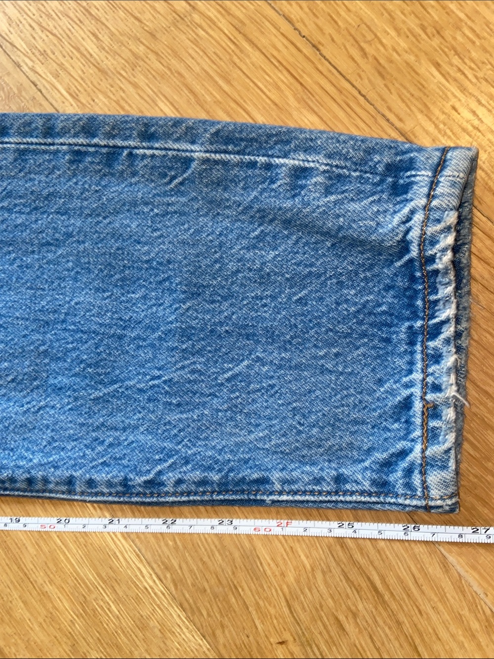 Levi’s Wedgie Fit Blue Denim Jeans Factory Distressed Button Fly Tapered 27 - Picture 13 of 16